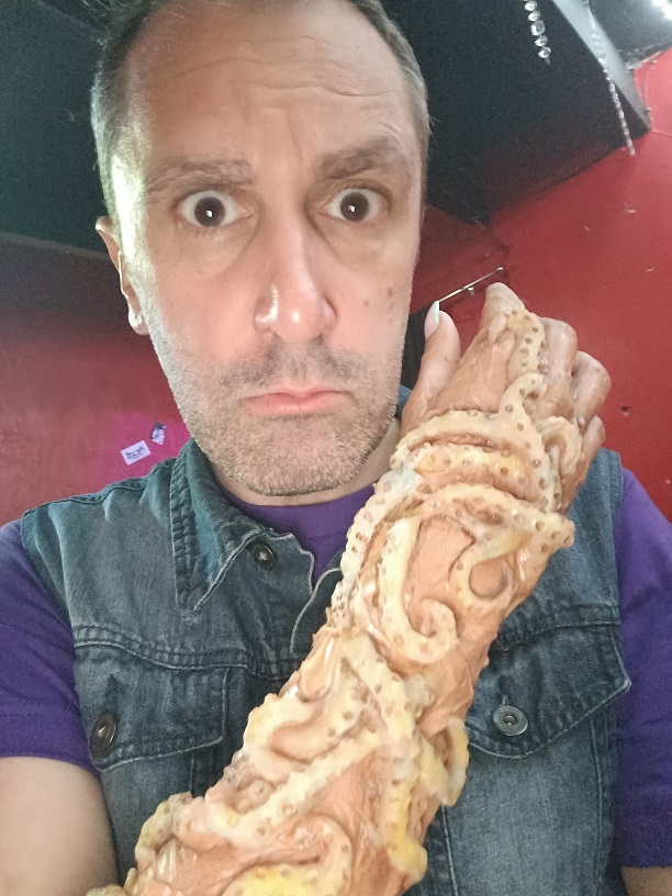 Nathan Head doubling as The Mogern's forearm in the original ending